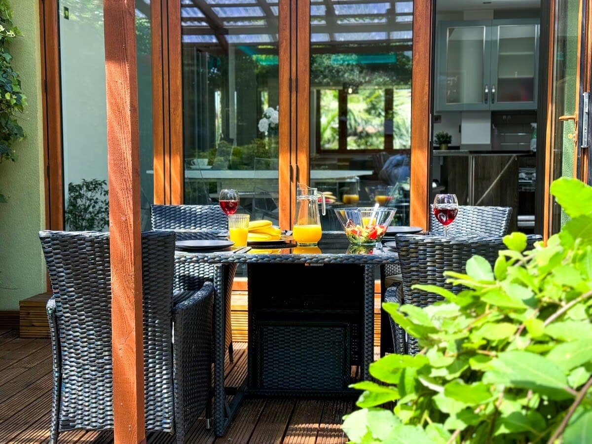 Luxurious House with Spa Bath & Private Garden, photo 3